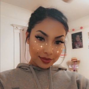 🌷Welcome to my closet🌷